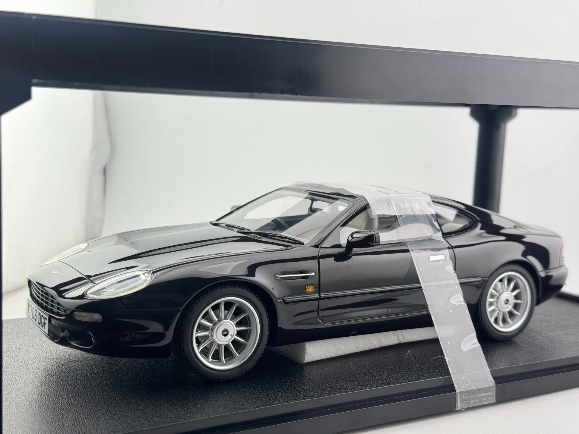 Flaws Cult 1/18 Scale Aston Martin DB7 Car Model