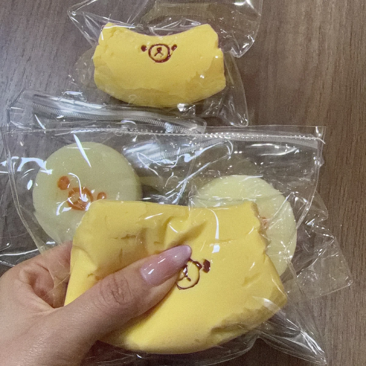2-pecas-de-squishy-artesanal-com-textura-de-manteiga-formato-de-banana-cenoura-e-urso-para-aliviar-o-estresse-silicone-de-grau-alimenticio-dd