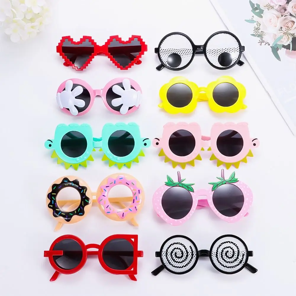 In Style Trendy Funny Pineapple Sunglasses Fruit Design Beach Photo Glasses Luau Party Props for Women & Men