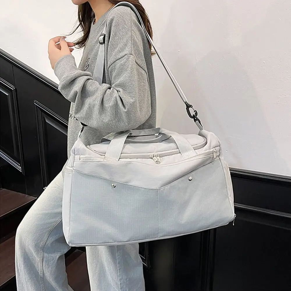 

Portable Oxford Cloth Sports Holdall Lightweight Shoulder Strap Gym Bag Waterproof Overnight Bag Travel Use