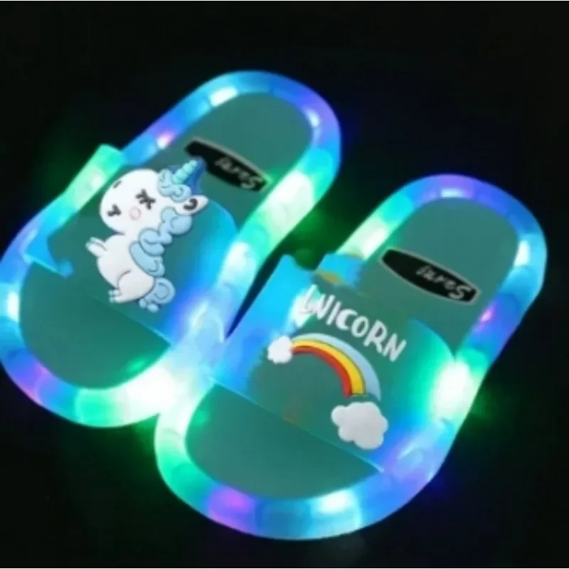 슬lops Kinderschoen Mode Led Lichtgevende Kinderslippers Zomer Nieuwe Cartoon Kristallen Schoenen Meisjes/Jongens Sandalen Slippers