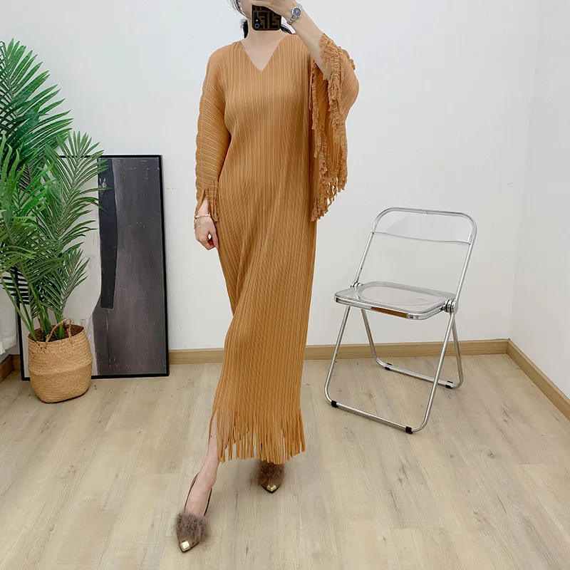 Pleated V-neck French Fringe Dress 2024 Spring and Autumn Seasons Luxury Skirt, Unique Design Dress, Long Dress