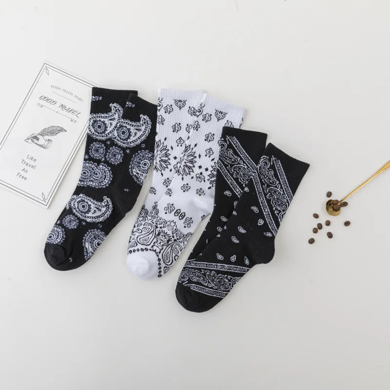 3Pairs/Box Black White Socks Retro Ethnic Style Coast Flower Stocking Hip-Hop Trendy Fashion Wear Cotton Rap Sports Tube Socks