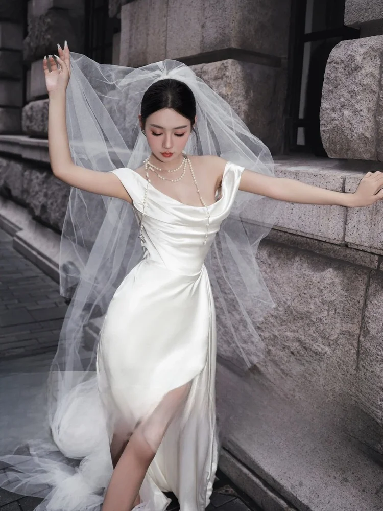 

Легкое атласное свадебное платье с открытыми плечами, на одной молнии, простого дизайна, для регистрации брака и свадьбы