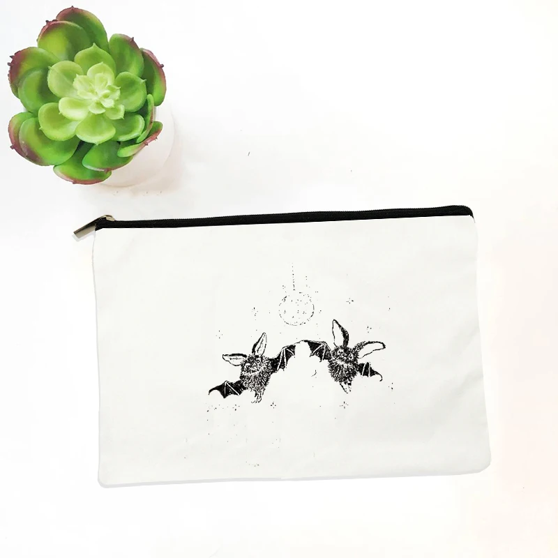 Bolsa de maquillaje con ilustración de murciélago de libro mágico lindo, bocetos con trazos simples, bolsa de lápiz labial de viaje, estuches de cosméticos, organizador de viaje