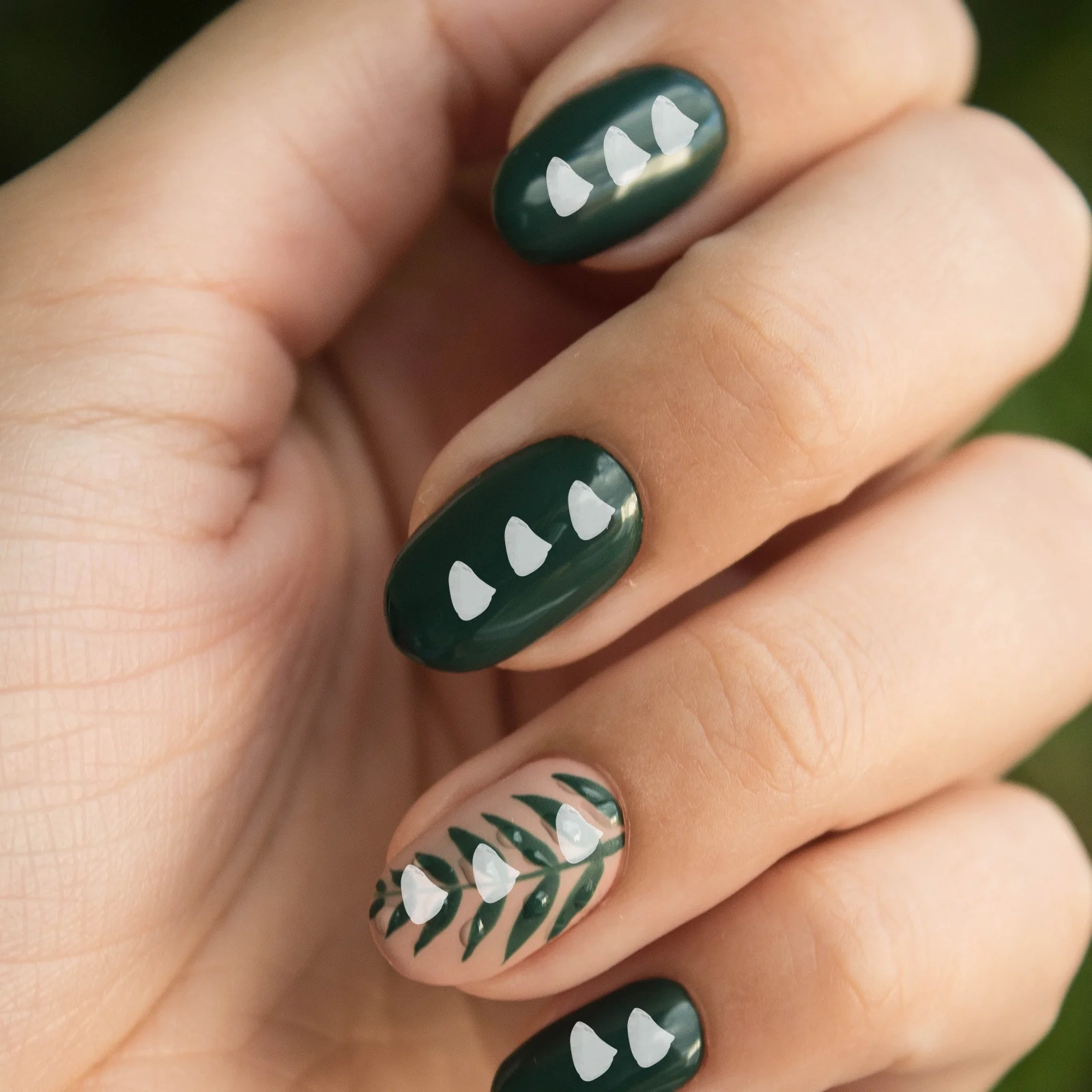 

1 Bag Irregular Glass Charms Fillers Epoxy Manicure Diy Accessories Nail Art Decors Shiny Crushed Glass For Resin Jewelry Phone