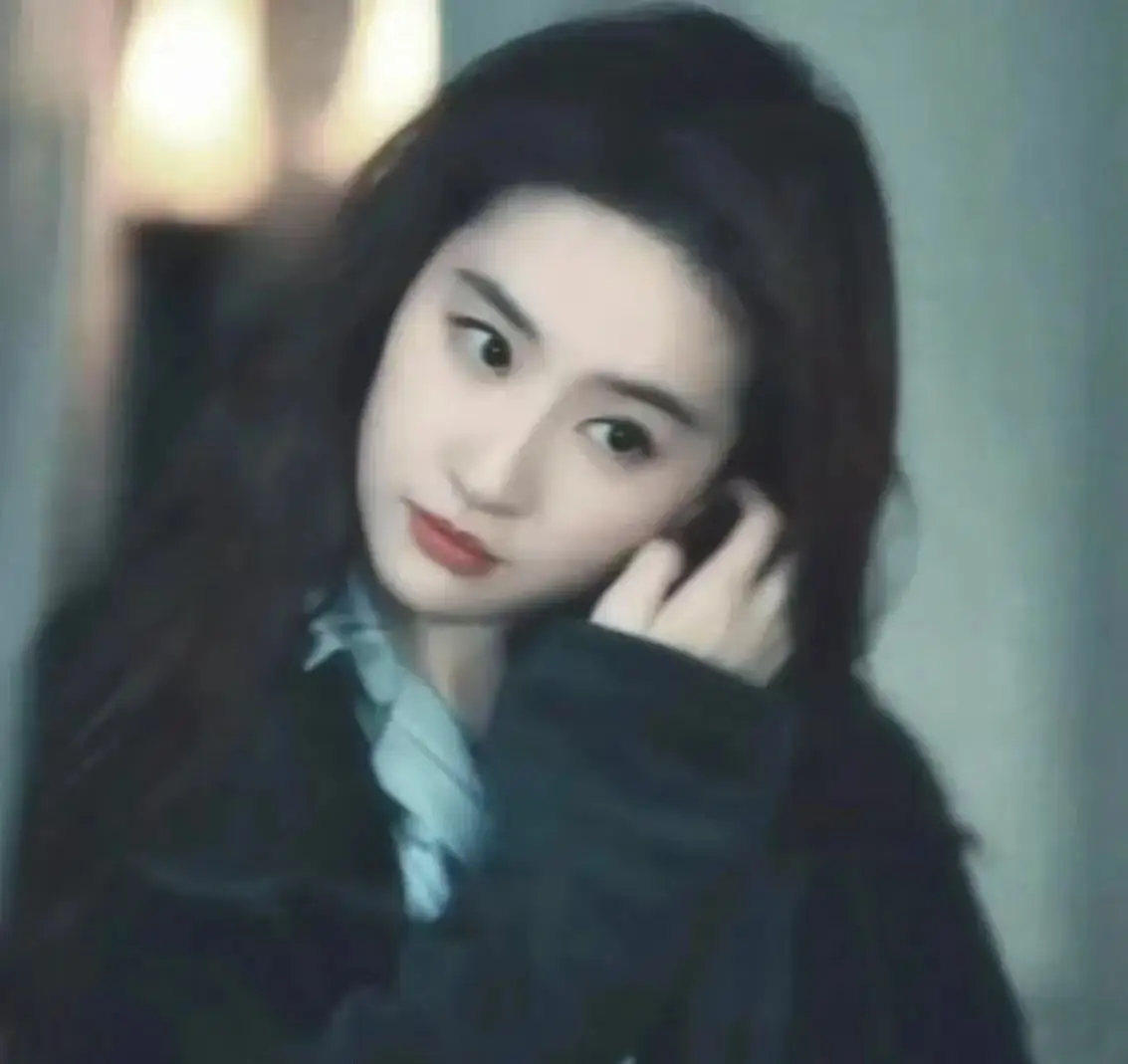 Profesjonalne urządzenie do hydrodermabrazji Smart Ice Blue Plus 7 w 1 z funkcją tlenową, masażu bąbelkowego, liftingu RF i ultradźwięków.