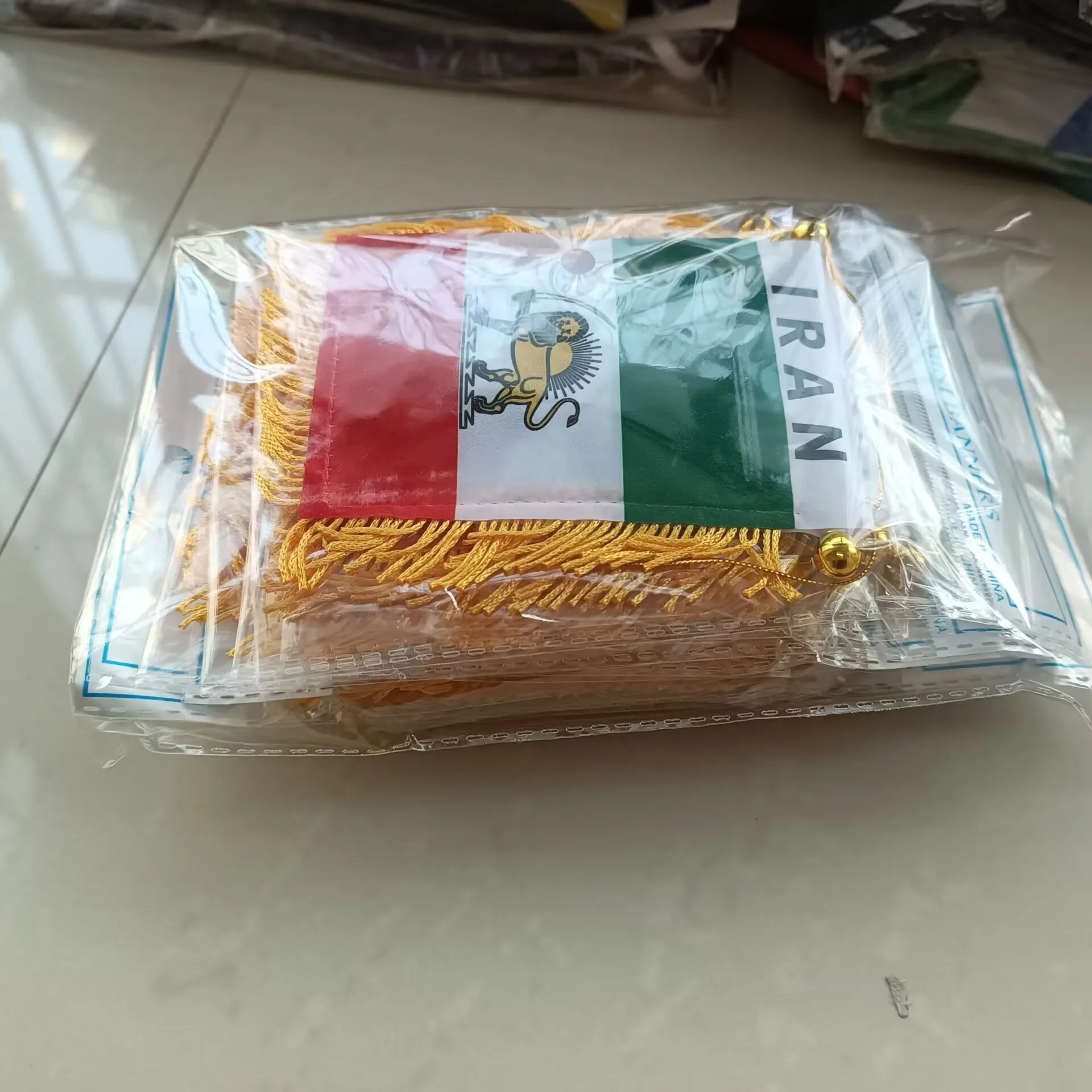 Aerxemrbrae 8*12cm Car Window Polyester Iran Hanging Pennant Flags Historic Lion Crown Mini Pennant
