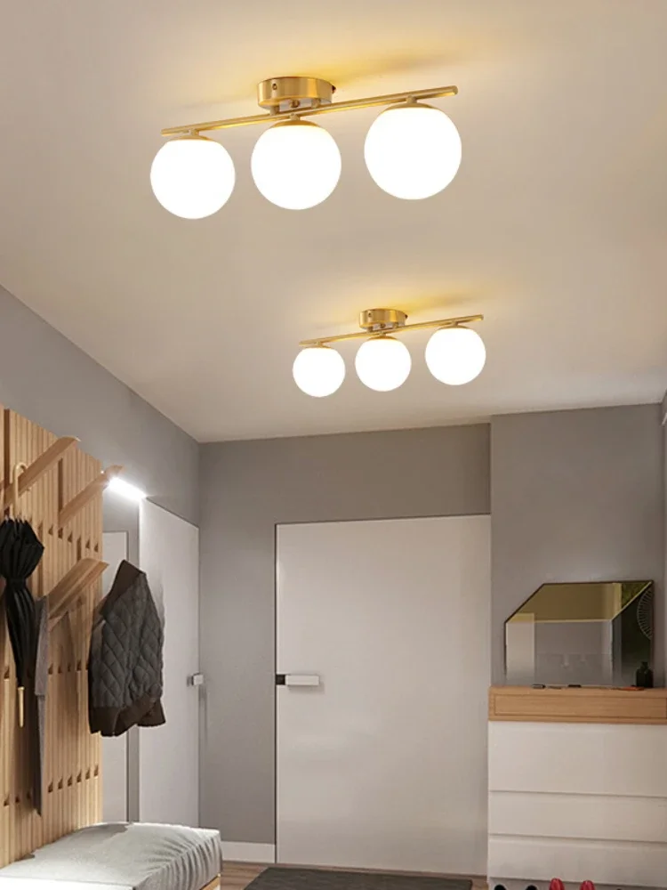 Nowoczesna szklana lampa sufitowa LED, biała kula, kreatywna złota lampa do korytarza, przedpokoju, garderoby, na balkon, do sypialni, jadalni. — 2