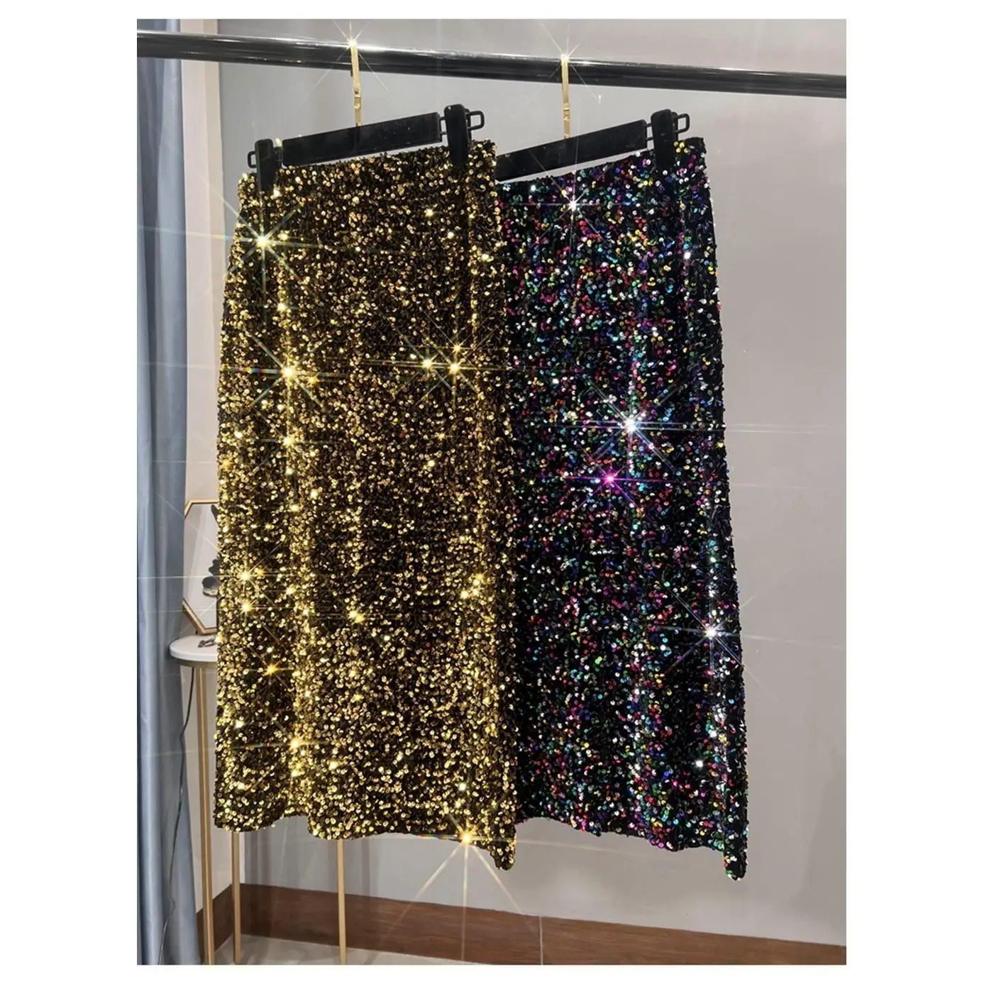 

Юбка женская 2026, новая, утолщенная, во французском стиле, с завышенной талией, стройнящая, средней длины, с эффектом утягивания бедер, черная, блестящая