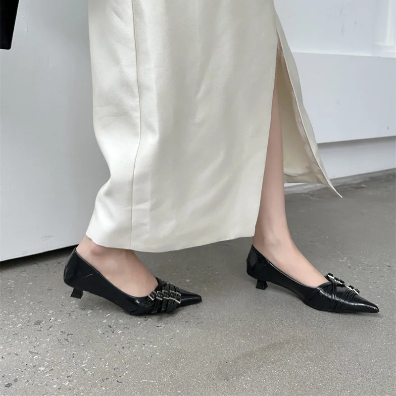 2024 moda scarpe a punta tacco basso décolleté scarpe da donna fibbia per cintura di marca Shallow Slip On Ballet eleganti décolleté per abito da