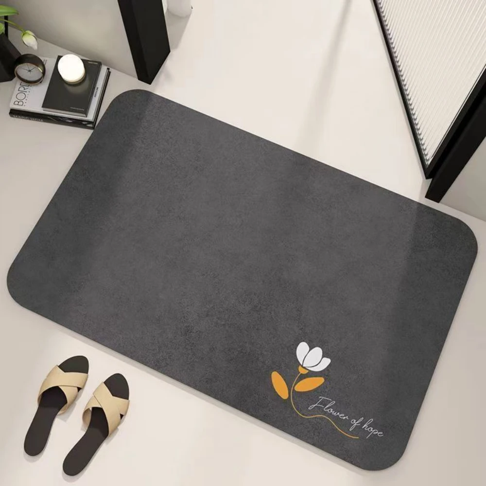 Tapis de bain gris foncé à motif floral unique, séchage rapide, tapis de salle de bain, motif floral minimaliste, esquisse florale neutre, lavable, paillasson pour la maison