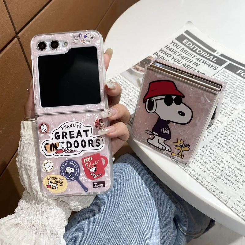 Soft TPU Cartoon Phone Case com colhedor para Samsung Galaxy Z Flip, amendoim e Snoopy, bonito e bonito, Snoopy e Snoopy, Z Flip 5