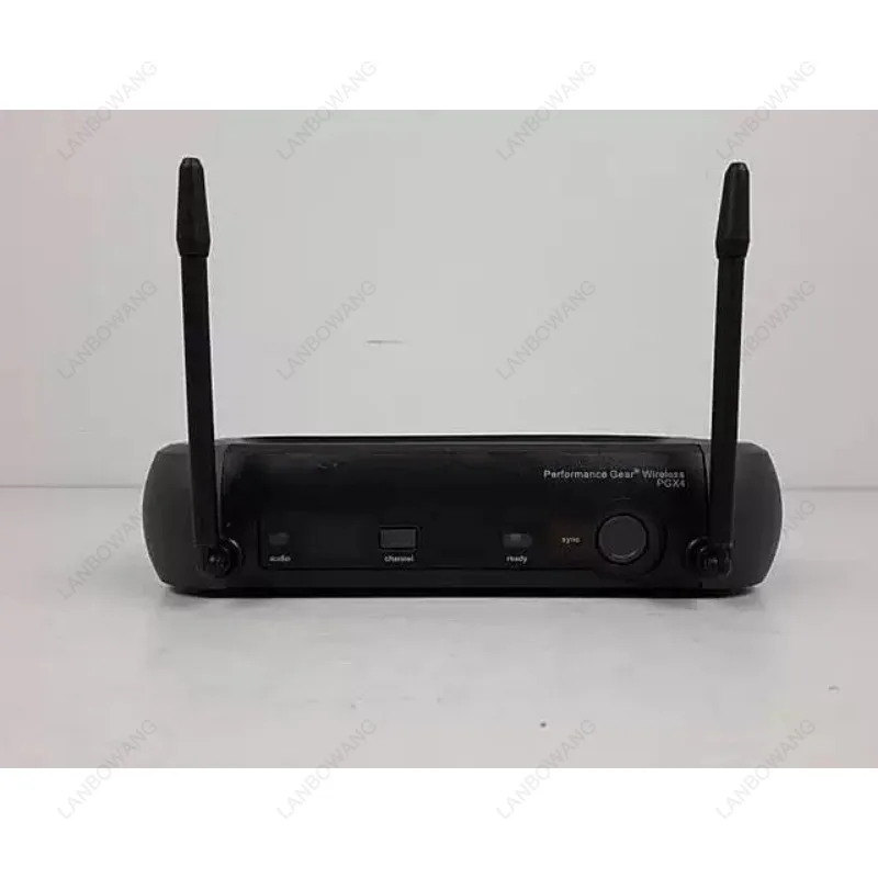 PGX4 Wireless Receiver with PGX24/Beta 58A Handheld Mic System