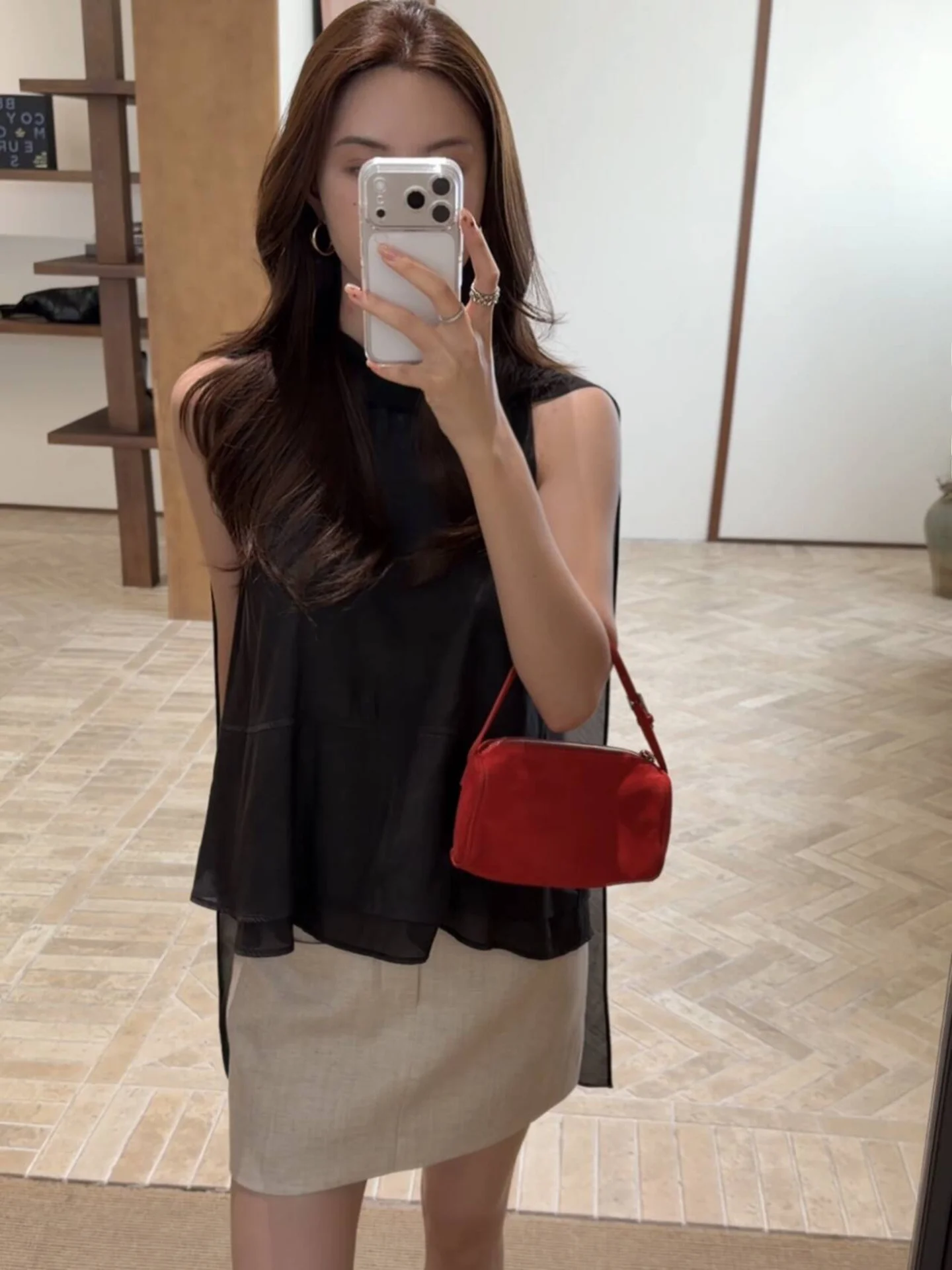 

SASA Summer 2026 Women's Shoulder-Shaped Sleeveless Island Silk Shirt Versatile Commute Style Loose Fit Breathable No-Ironing...