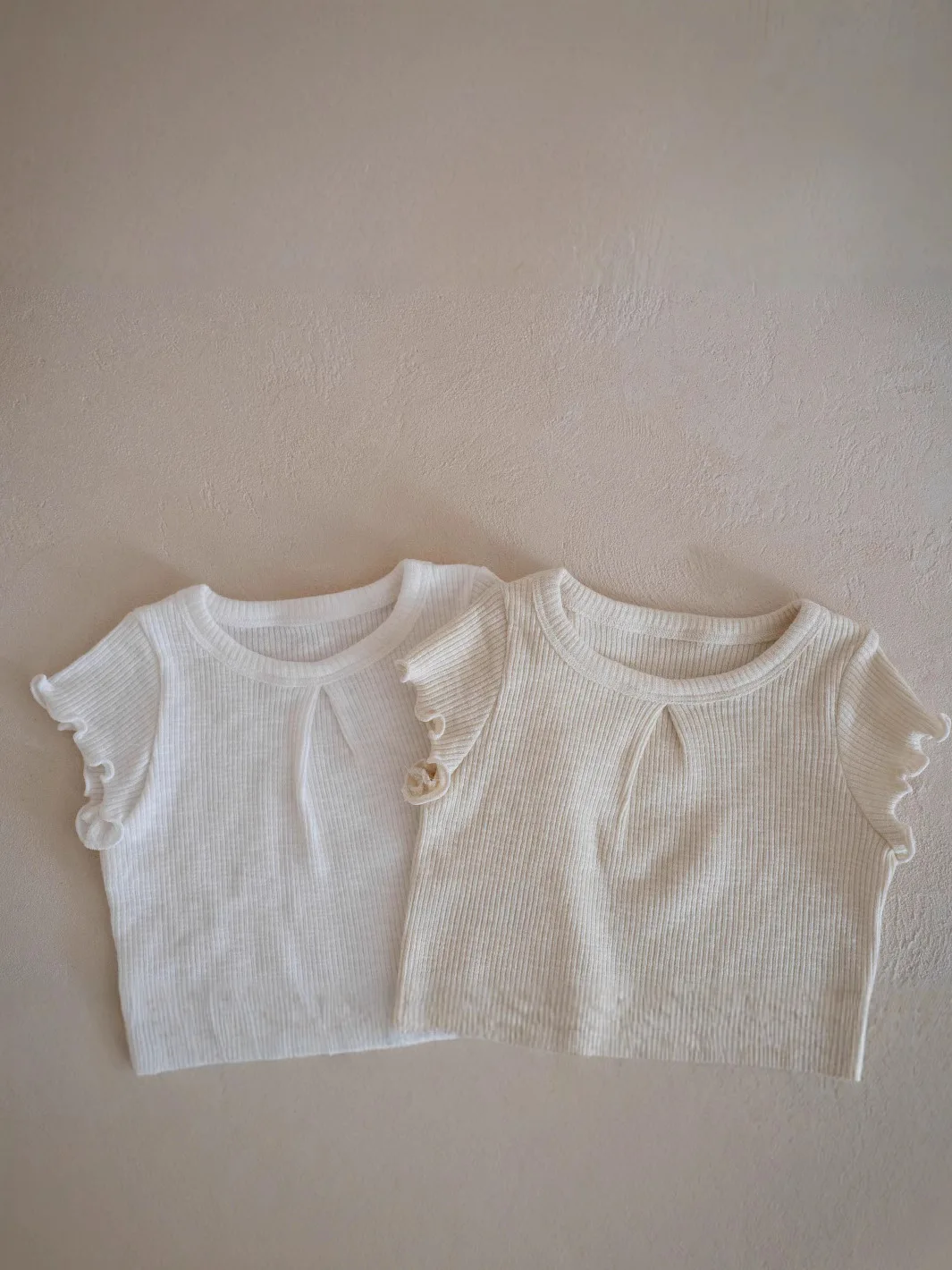 2025 Estate Nuova neonata Solid T-shirt in cotone infantile Gilet senza maniche Principessa Kids Girls Top elastici Vestiti per bambini