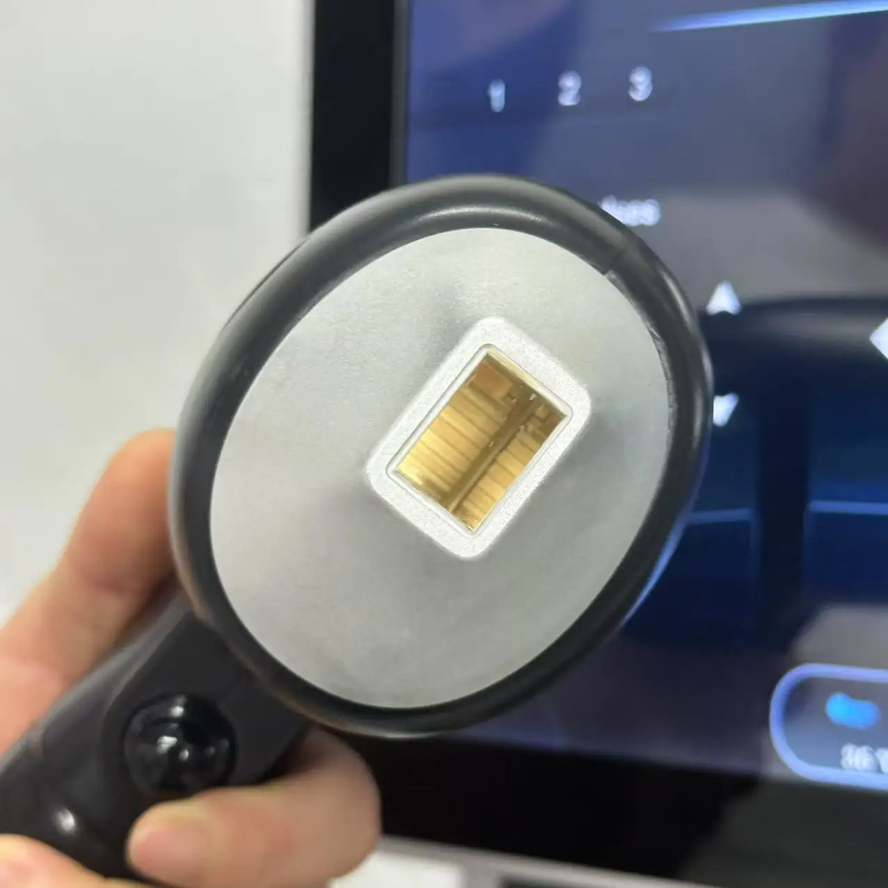 

Лазерный диодный аппарат для удаления волос Angel Light 808 нм: три длины волны для безболезненного и стойкого удаления волос и гладкой кожи