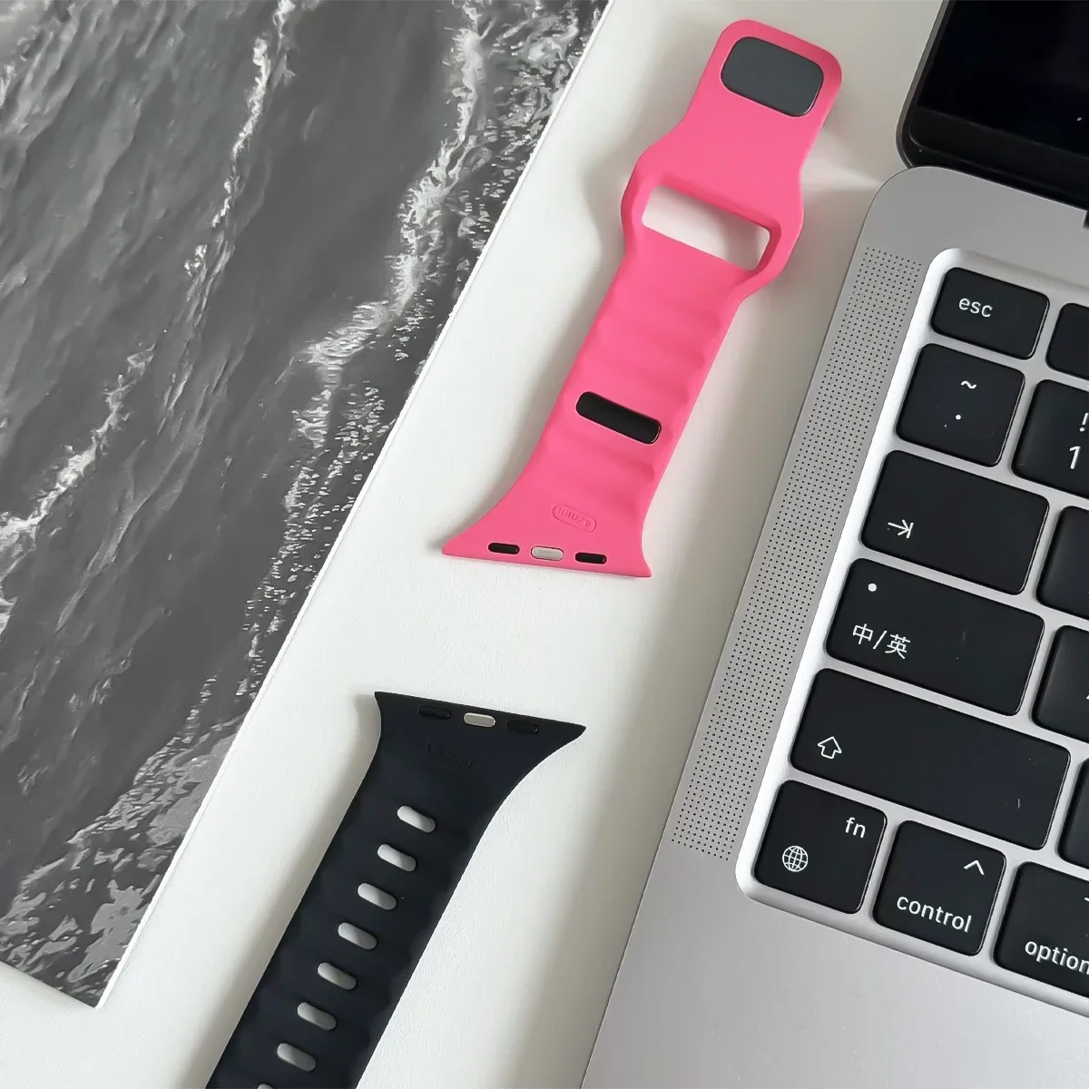 Neues schräges Silikonarmband für Apple Watch Ultra 49mm 40mm 41mm 44mm 45mm 46mm Armband iWatch Serie 11 10 9 8 7 6 SE – Detail 3
