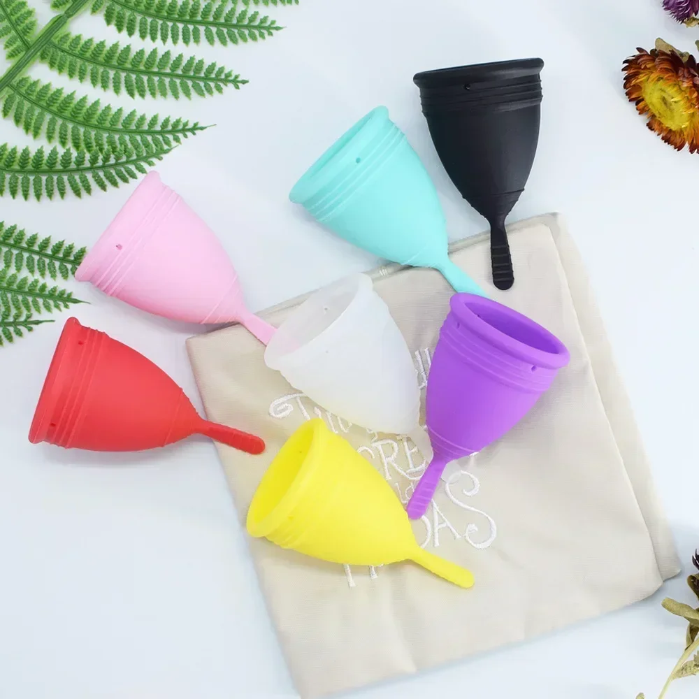 Foldable and Retractable Menstrual Cup with Lid, Portable Women\'s Sports and Side Leakage Prevention Silicone Monthly Cup