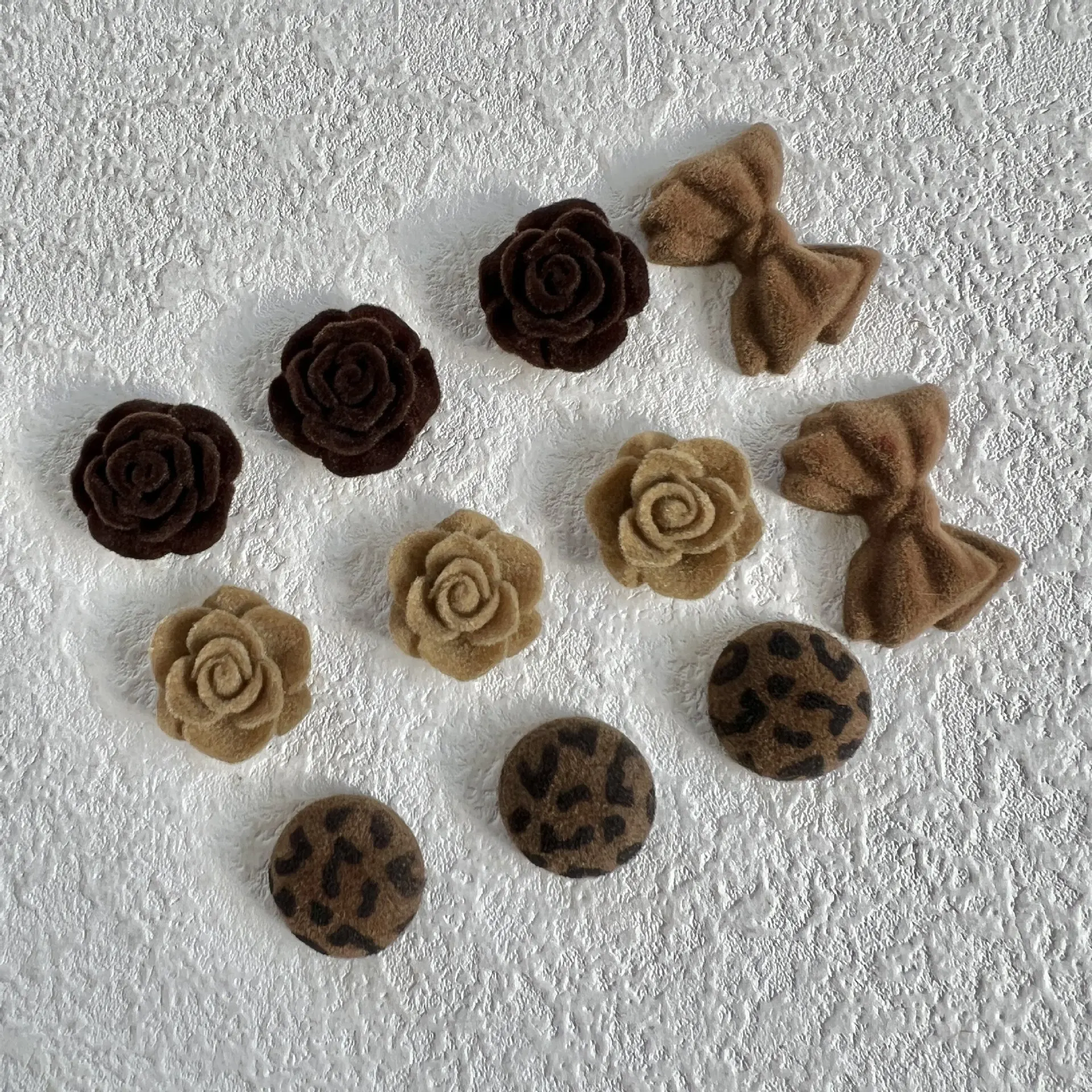 20 piezas de cabujones de resina con forma de mariposa y flor, con base plana, para manualidades, accesorios para hacer horquillas, adornos para zapatos, joyería y otros proyectos de decoración.