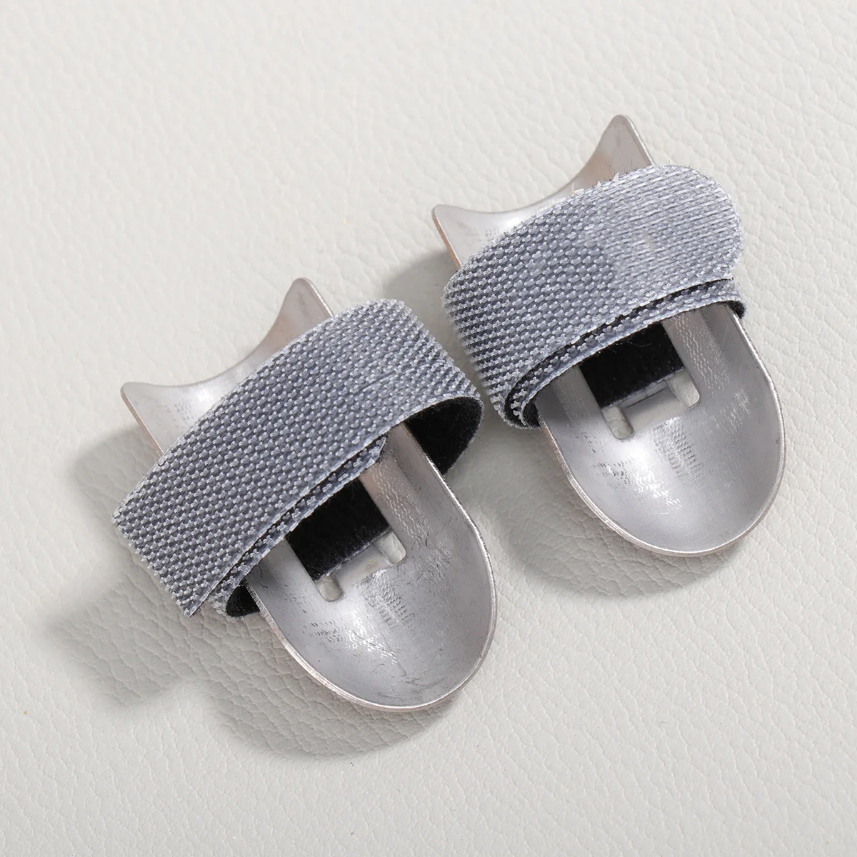 

2Pcs Stainless Steel Finger Guard Adjustable Finger Protector for Kitchen Cutting Dicing Peeling Shelling Nuts
