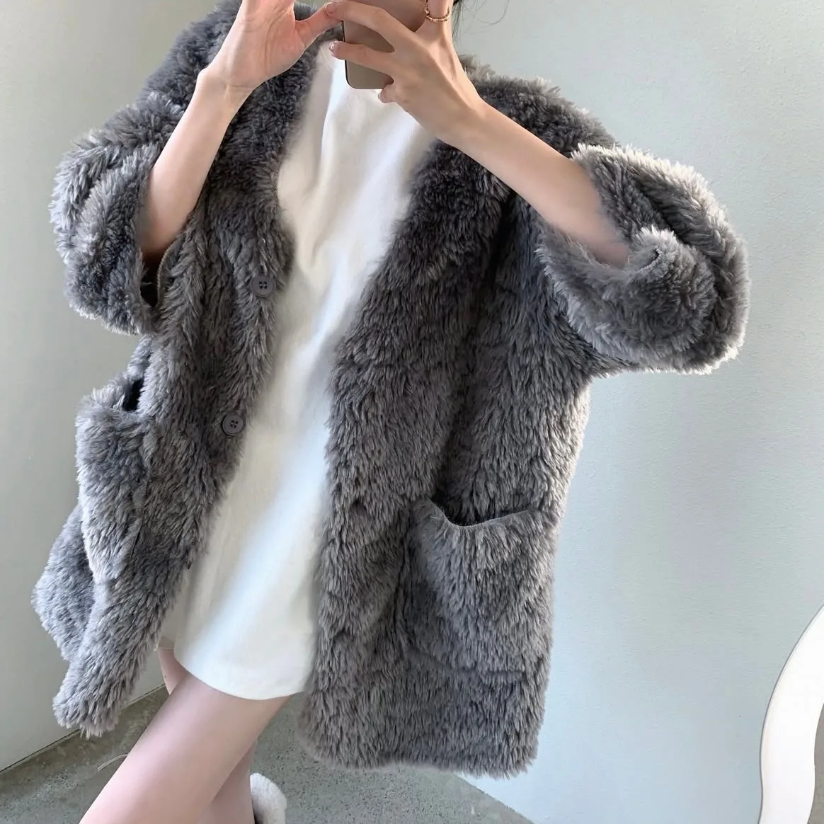 เสื้อโค้ทขนสัตว์ผู้หญิงสไตล์เกาหลี รุ่นใหม่ ใส่สบาย อุ่น ทรงหลวม ช่วยให้ดูผอม ใส่ได้หลายโอกาส เหมาะสำหรับฤดูใบไม้ร่วงและฤดูหนาว