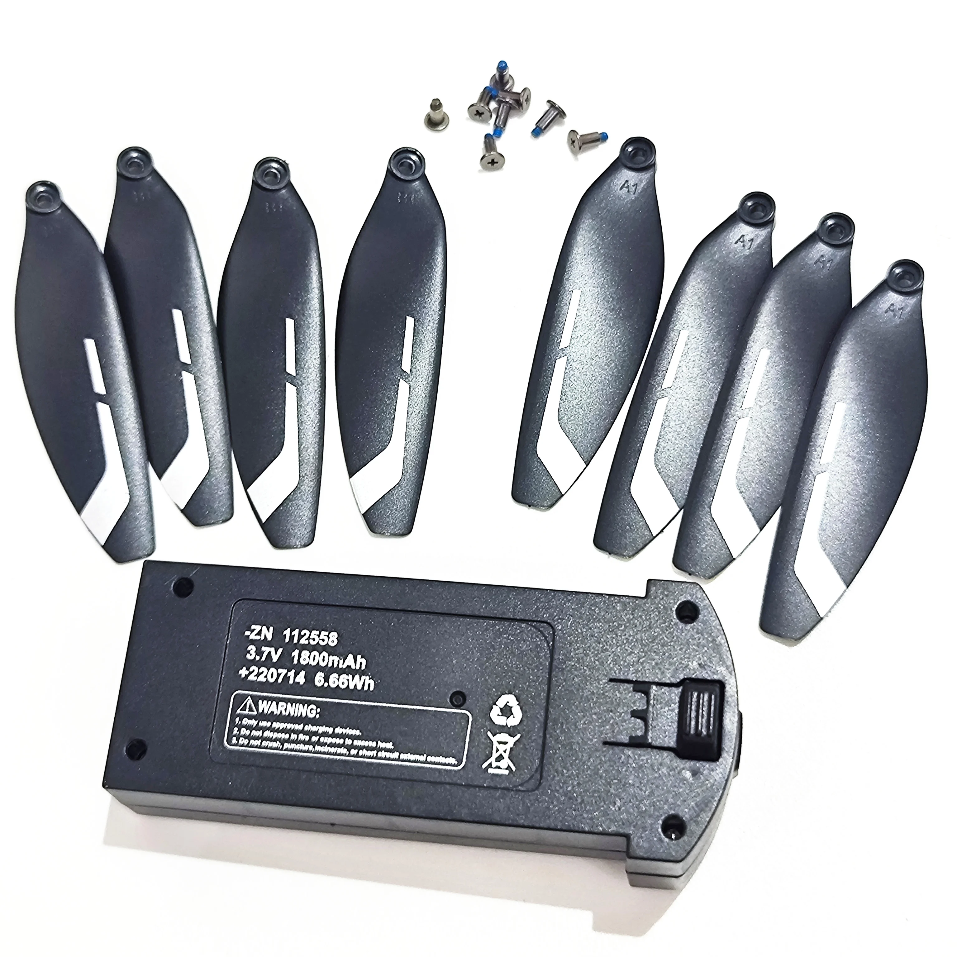 

Аккумулятор Li-ion ZN 112558 3.7V 1800mAh +220714 6.66Wh + 8 шт. пропеллеров (лопастей) в форме кленового листа для складных дронов V196