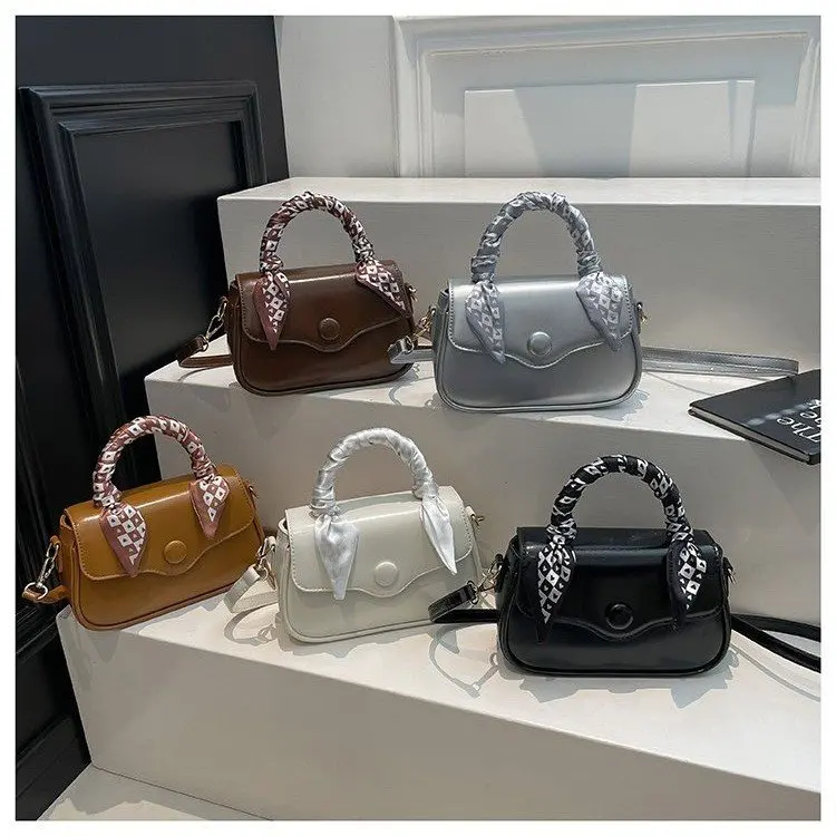 

2555 New Fashion Versatile Niche Design High Sense Trend Simple Versatile Casual One Shoulder Crossbody Handbag