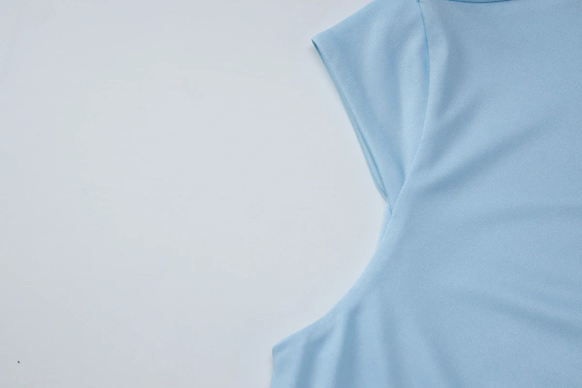 Hugcitar Modisches, einfarbiges, kurzärmliges, mit Knöpfen und Aussparungen verziertes, sexy Crop-Tanktop für den Sommer – Damen-Outfit für Streetwear, Party, Club, Y2K – Detail 8