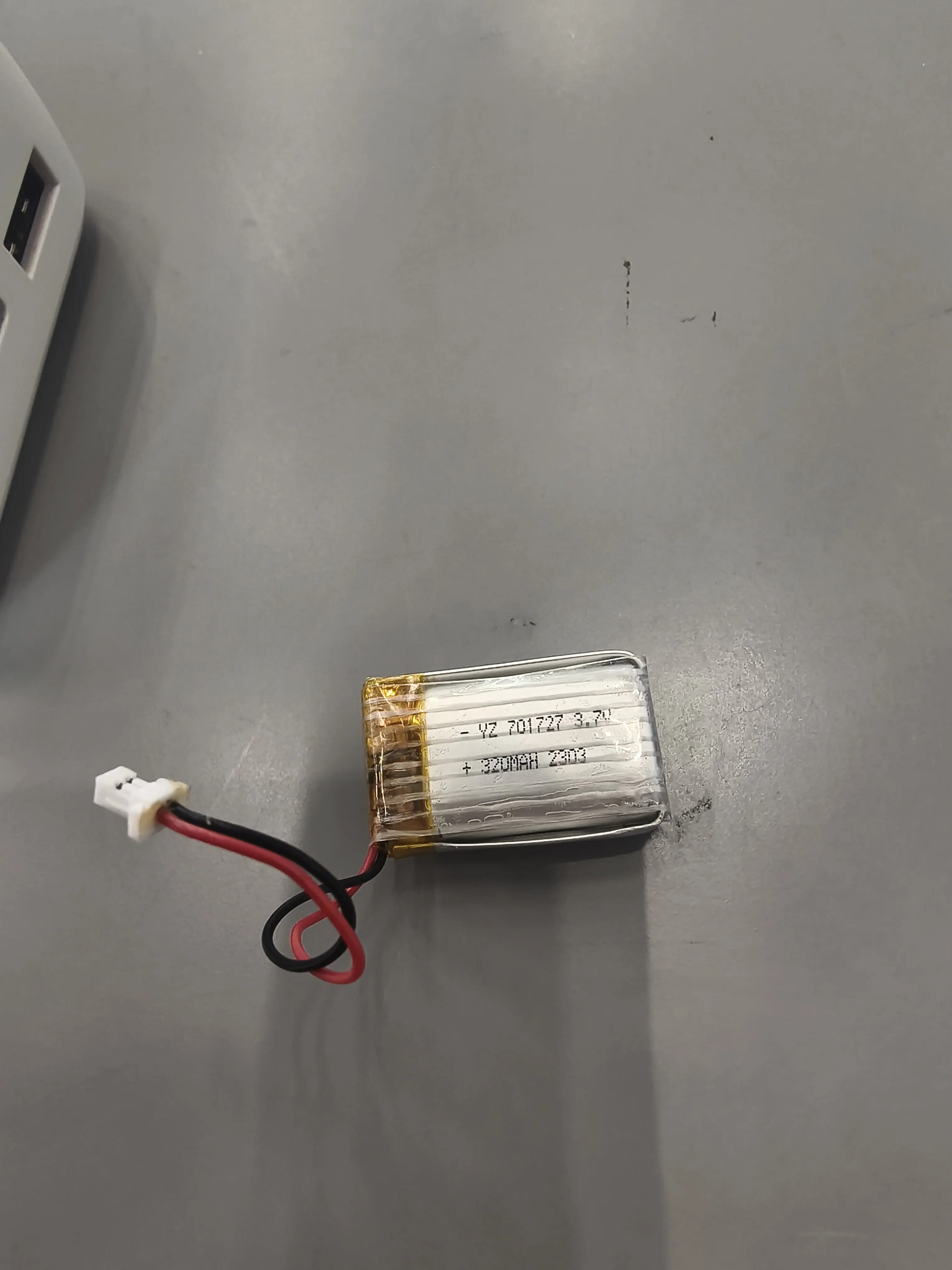 3.7V 701727 capacity lithium battery 320mAh intelligent positioning remote control with sufficient charging capacity
