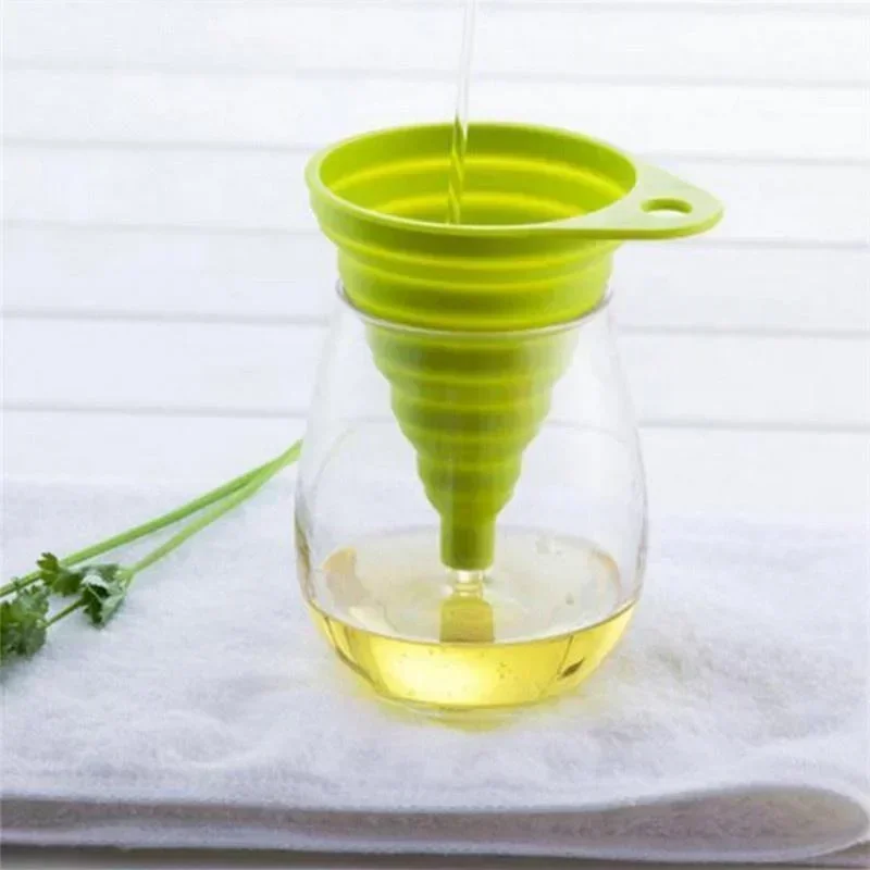 1pc Mini Silicone Gel Foldable Collapsible Style Funnel Hopper Kitchen Tool (Color: Random)