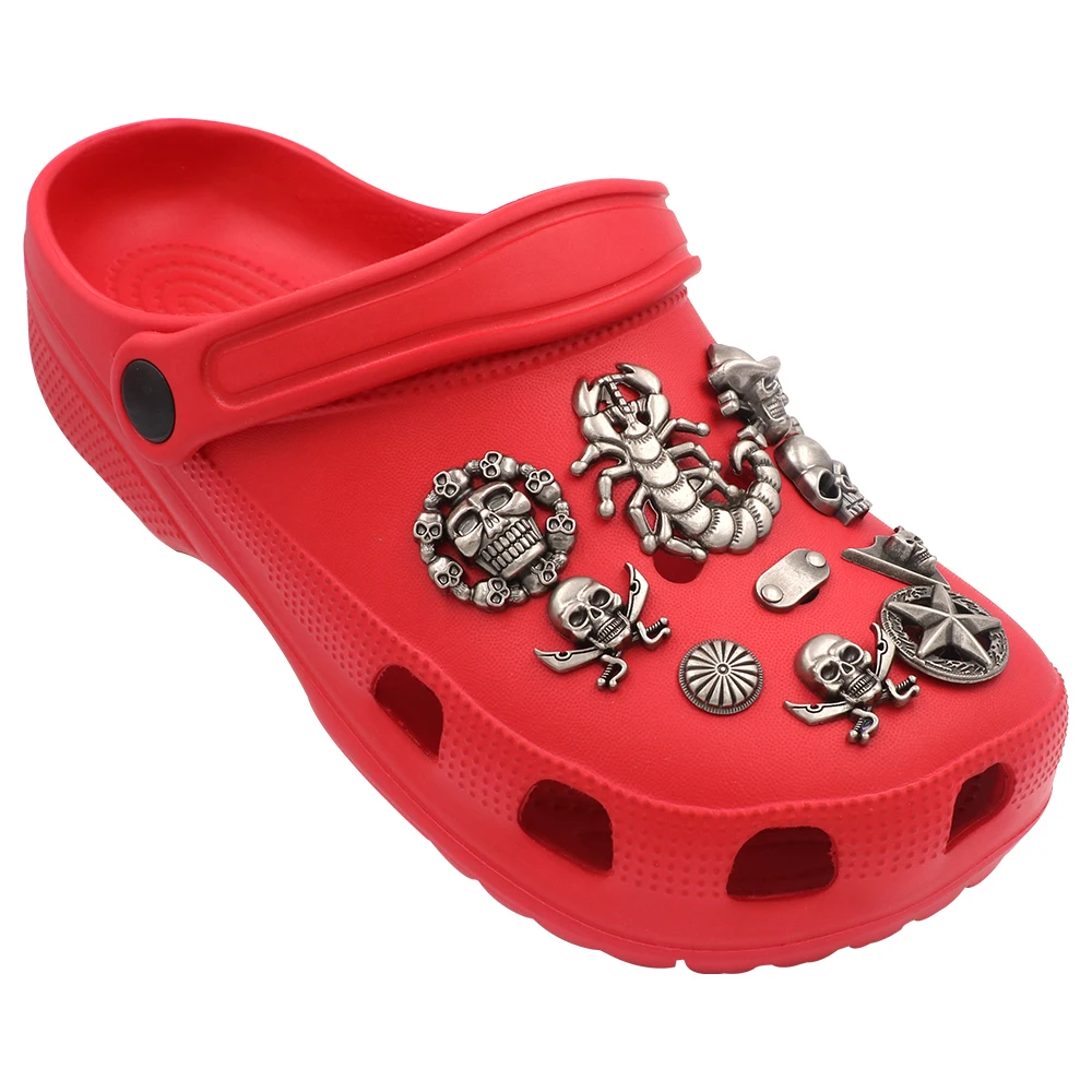 1 Set DIY Snap-in Metal Shoes Charms Handmade 지비츠 크로크 Punk Style Halloween Silvery Shoes Accessories Decorations Pines Pins
