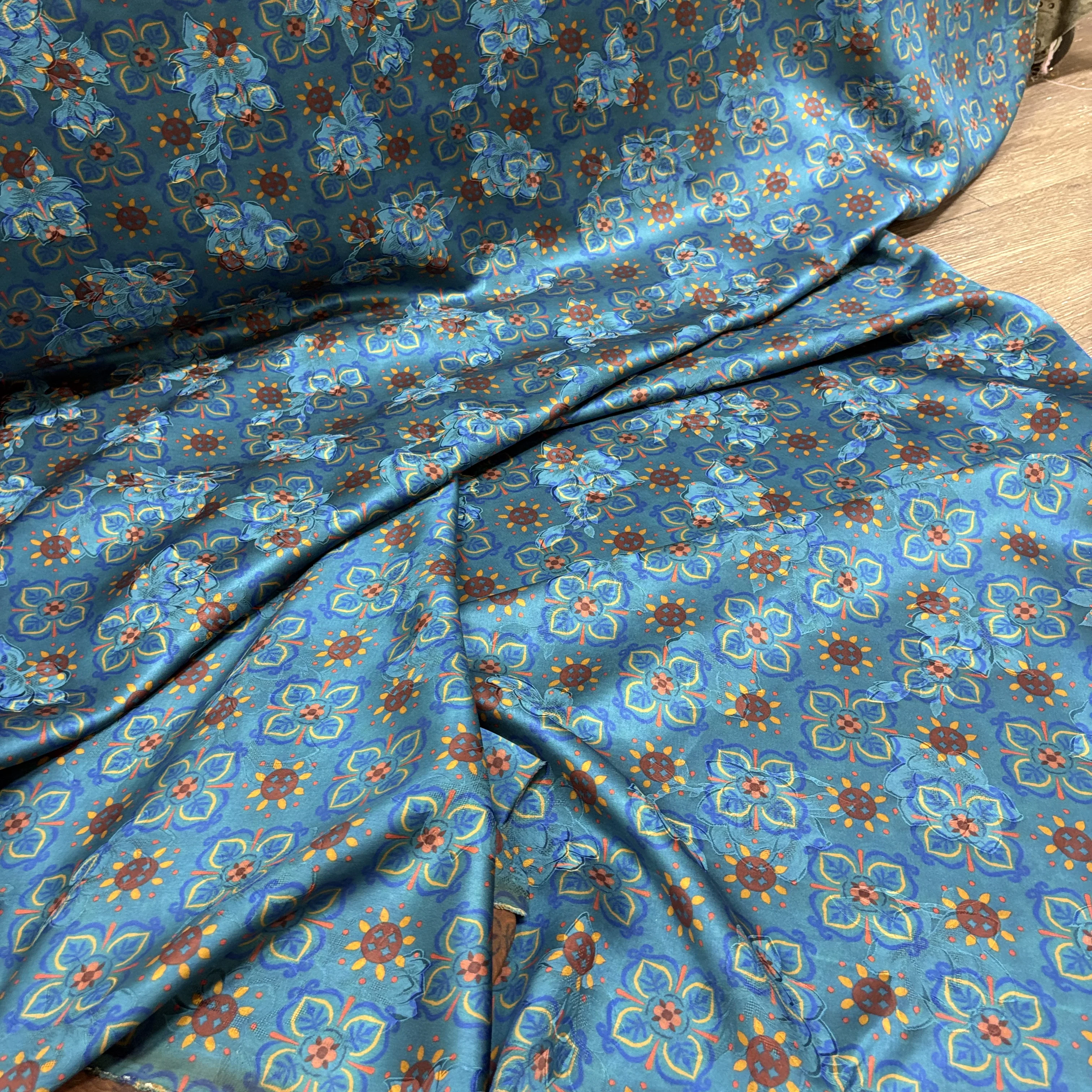Silk Flower Luo Xiangyun Yarn Fabric Silk Lake Blue Po-Phase Flowers Jacquard Cheongsam Dress Red Cloud Yarn Fabric