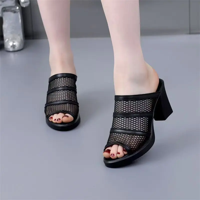 

Женские летние сетчатые тапочки на высоком каблуке с открытым носком, толстая подошва, нескользящие уличные тапочки на блочном каблуке, сандалии большого размера
