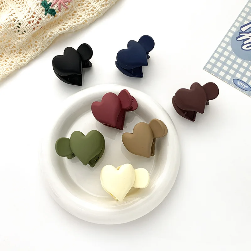 

Candy Colored Heart-shaped Hair Clip Women's Bangs Broken Hair Small Retro Frosted Grab Clip Fashionable and Simple Headdress