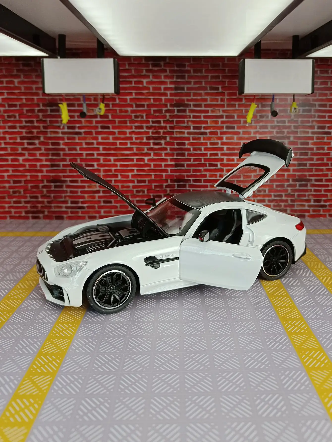 1:24 Benzs AMG GT modelo de coche de aleación colección de adornos puertas y tapas de motor el maletero se puede abrir para coches de juguete para niños