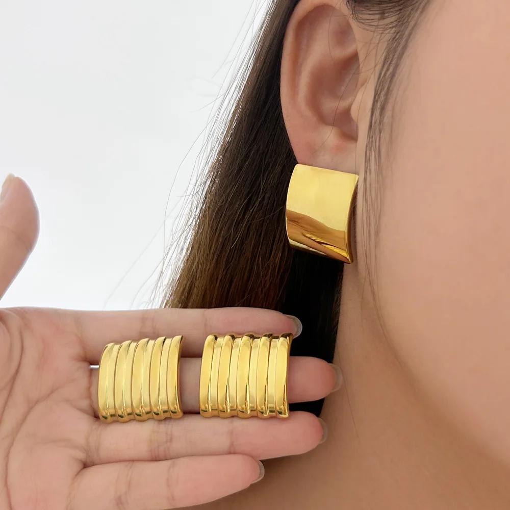 

DIY accessories Minimalist metal 18K gold cold scenery surface square earrings European and American style titanium steel person