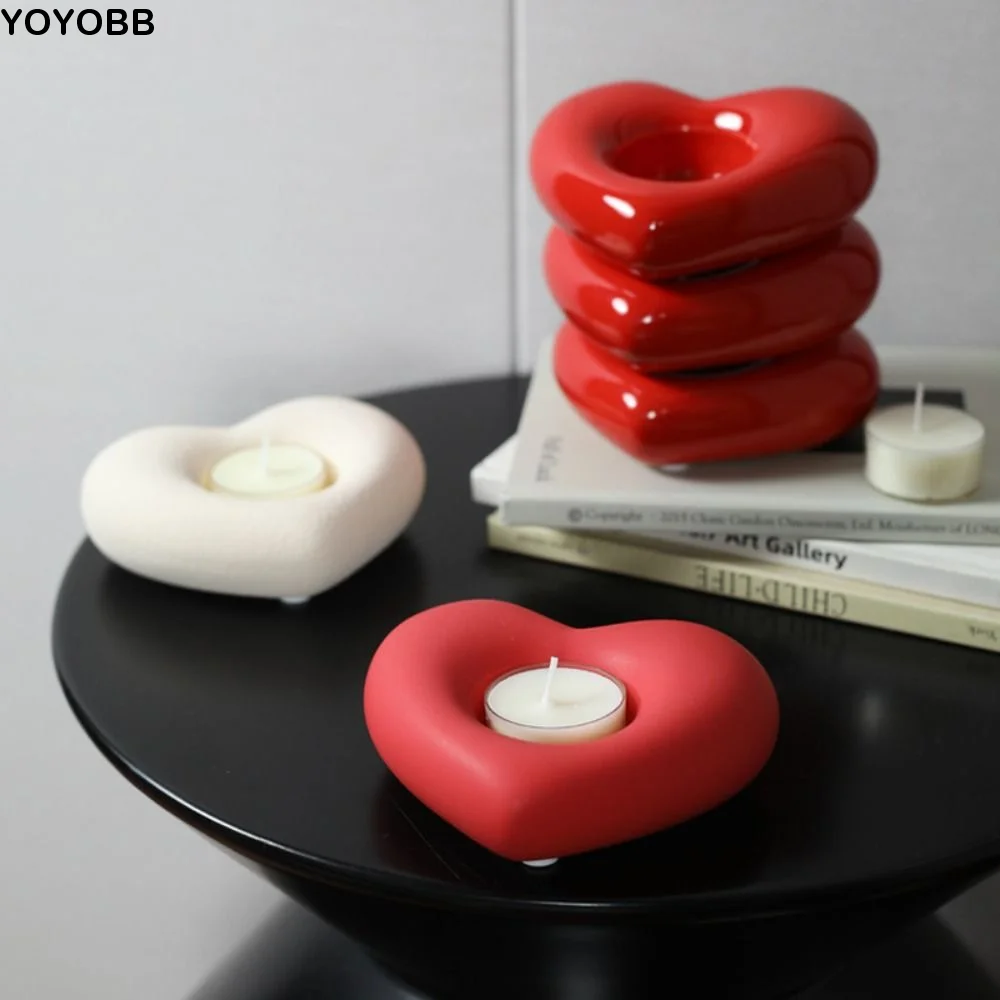 

Ceramic Material Heart Shaped Candle Holders Heart Shape Design Decorative Ceramic Candlestick Smooth Surface Red/White Color