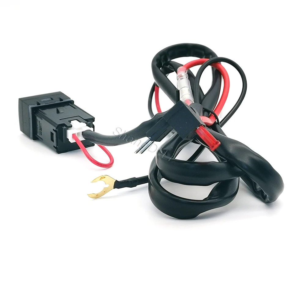 1 قطعة مقبس شاحن السيارة واحد نوع-C PD شحن منفذ محول الطاقة واجهة المقبس لميتسوبيشي أوتلاندر 2023