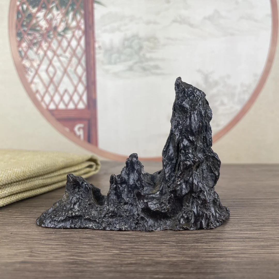 Metal statue mountain hill Length 0.5 cm, Width 4.6 cm, Height 7.5 cm, Weight 430 grams