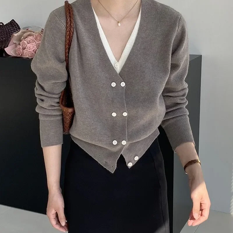 2024 Women's Stitching Fake Two-Piece Color-Block V Neck Knitwear Autumn New Casual Sweater