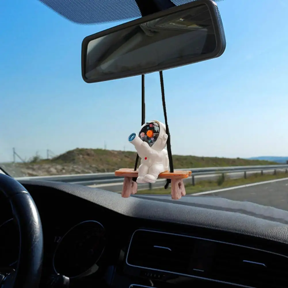 Auto Schaukel Astronaut hängen Dekoration Harz Handwerk Auto Rückspiegel Cartoon Raumfahrer Anhänger Ornament Innen zubehör