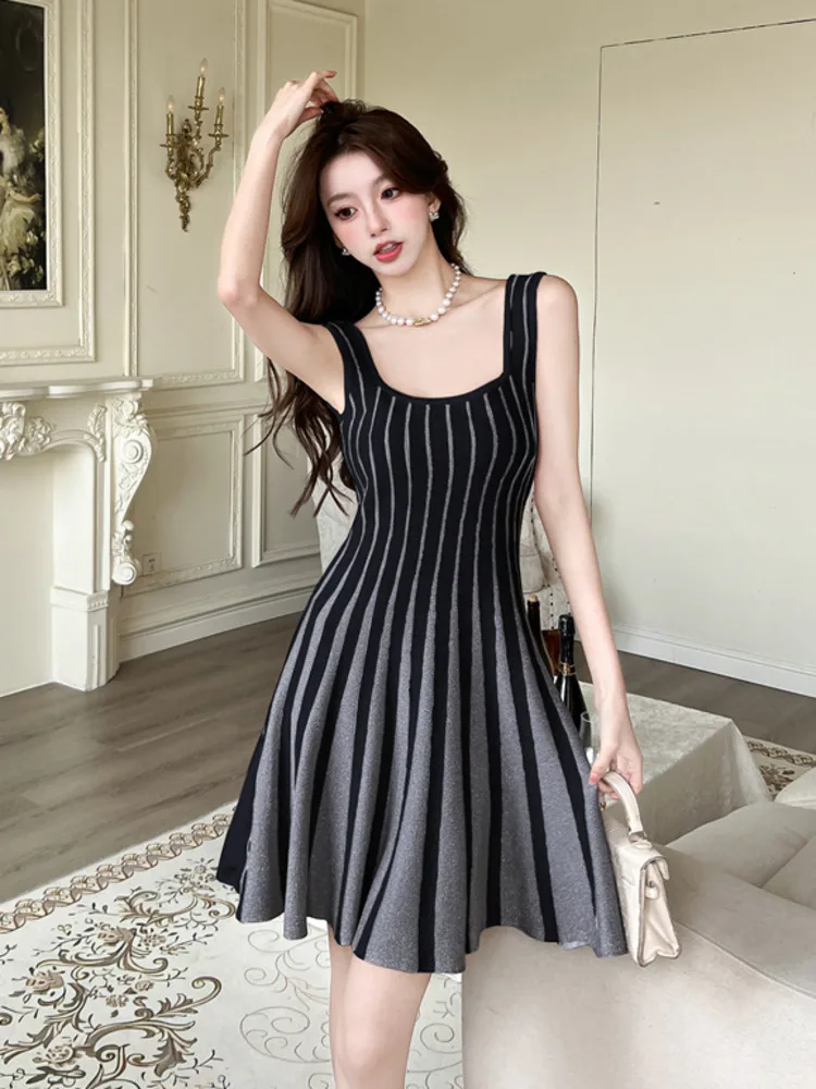 2023 neue Französisch Streifen Gestrickte Sommer Kleider Für Frauen Elegante Gestreifte Schlank Mode Lässig Pullover Elastische Pullover Kurzes Kleid