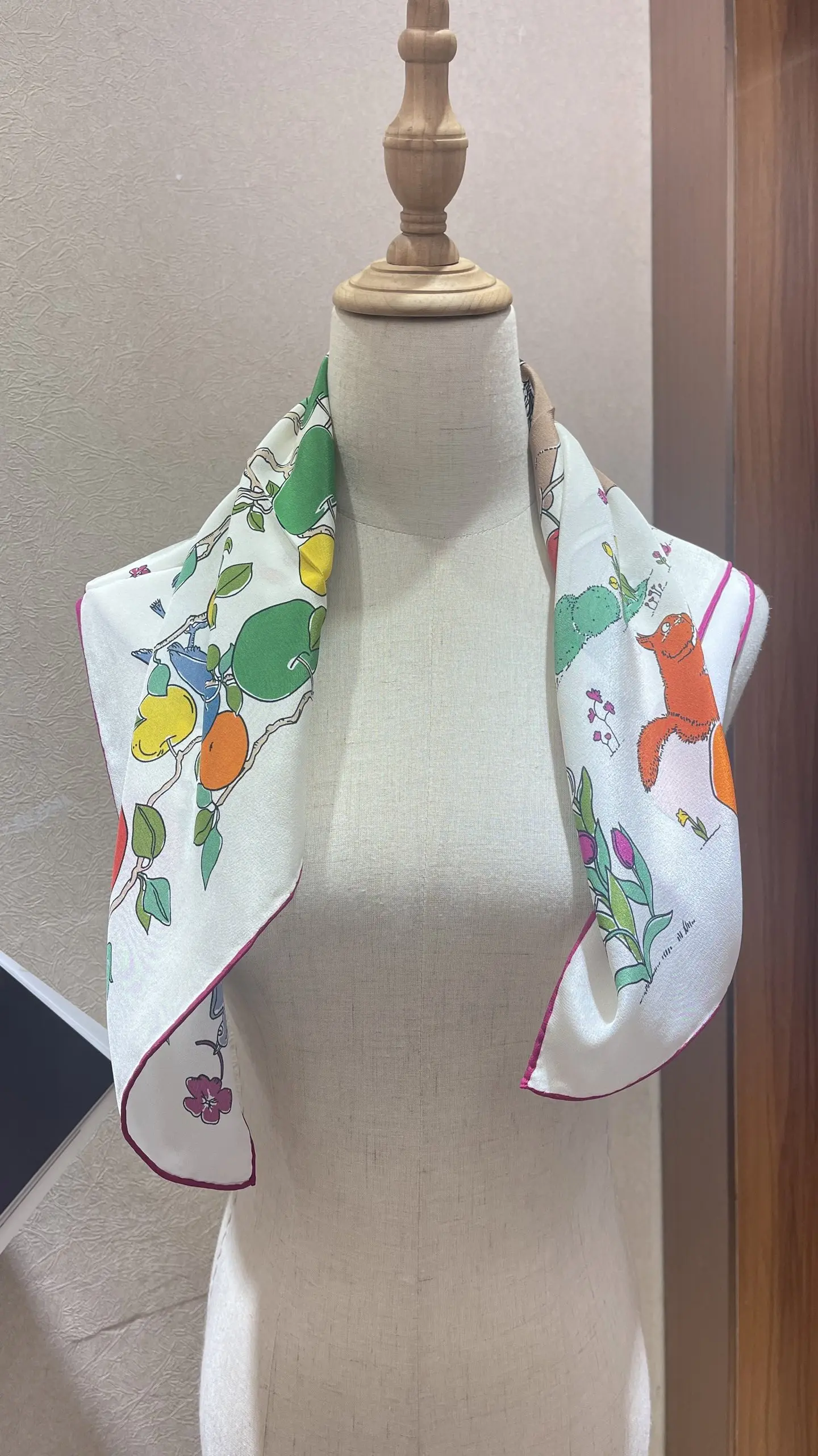 手巻きエッジシルクスカーフ-65x65cm-ダブルガーゼマルベリーシルクショール-日焼け防止-カップルへのギフト-ブリティッシュスタイル-花柄プリント