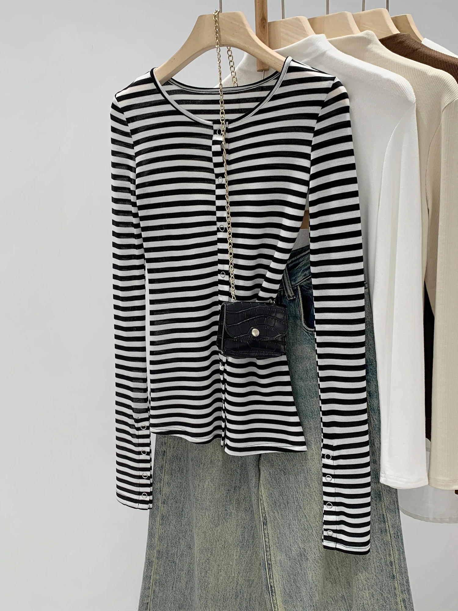 Slim Fit Long Sleeve round Neck Striped T-Shirt Women's Summer New Design Thin Cardigan Top Korean Style Button Detail