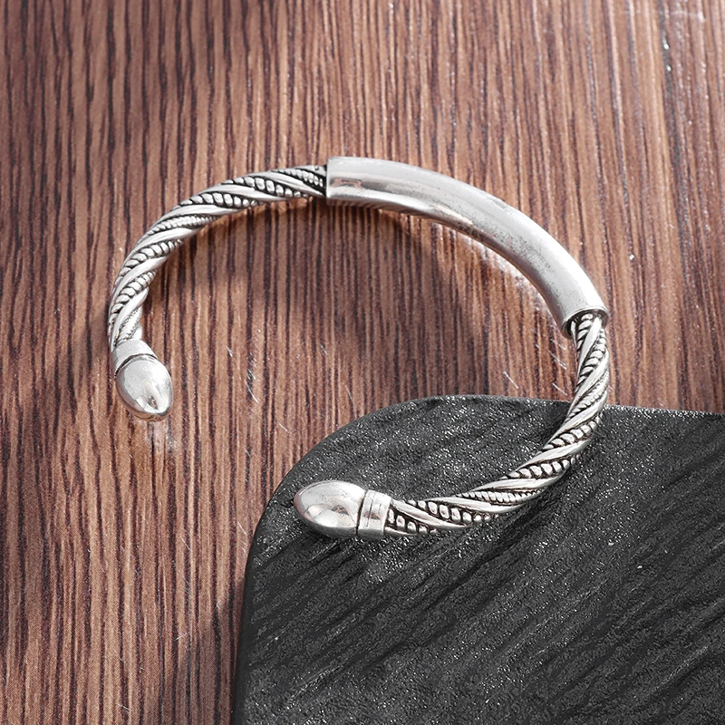 Men's Silver-Plated Glossy Indian Lotus Bracelet Yoga Casual Cuff Bracelet Women's Charm Trend Jewelry