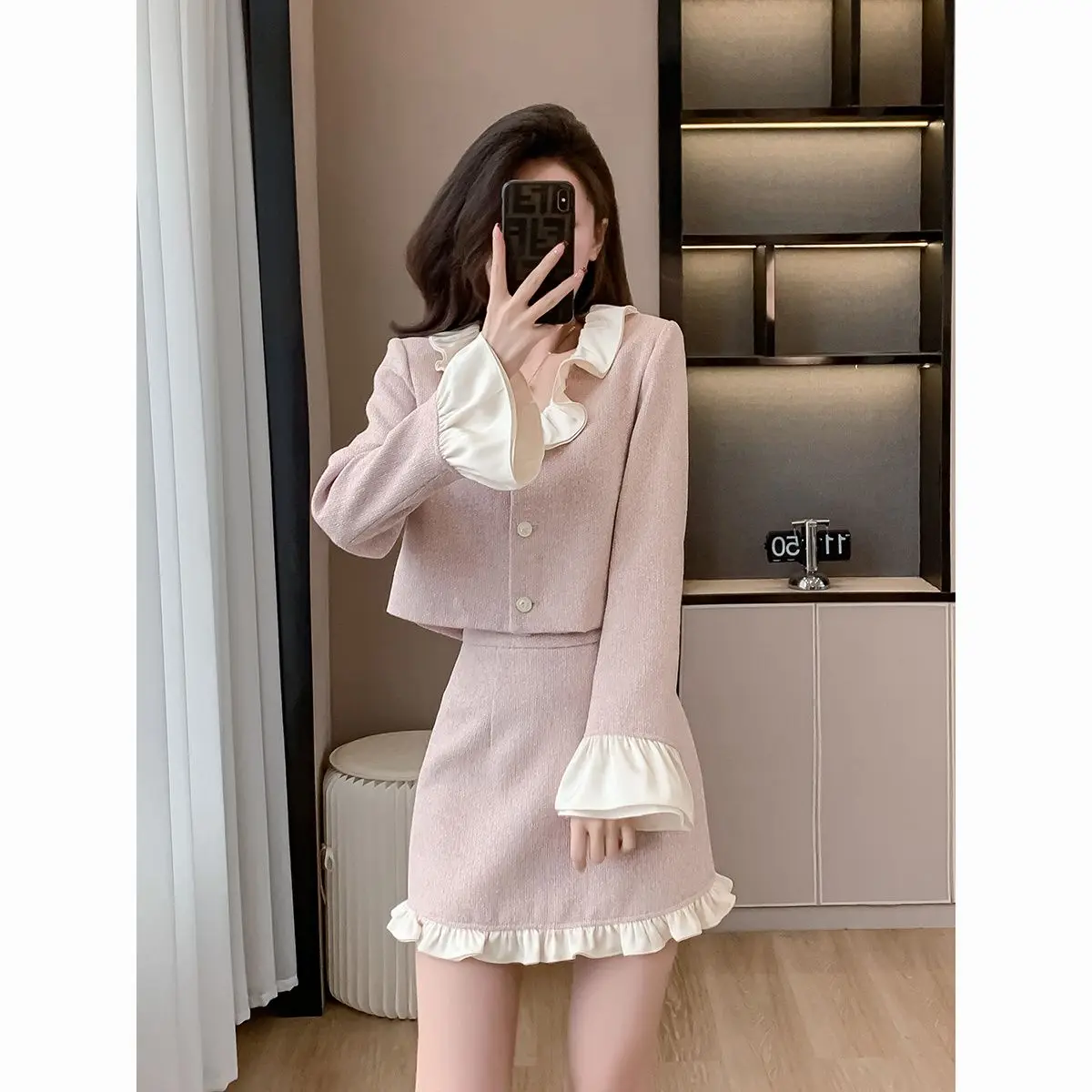 

2024 Spring New Socialite Style Set: Ruffled Flare Sleeve Jacket with A-Line Mini Skirt Two-Piece Set Fashionable High Quality