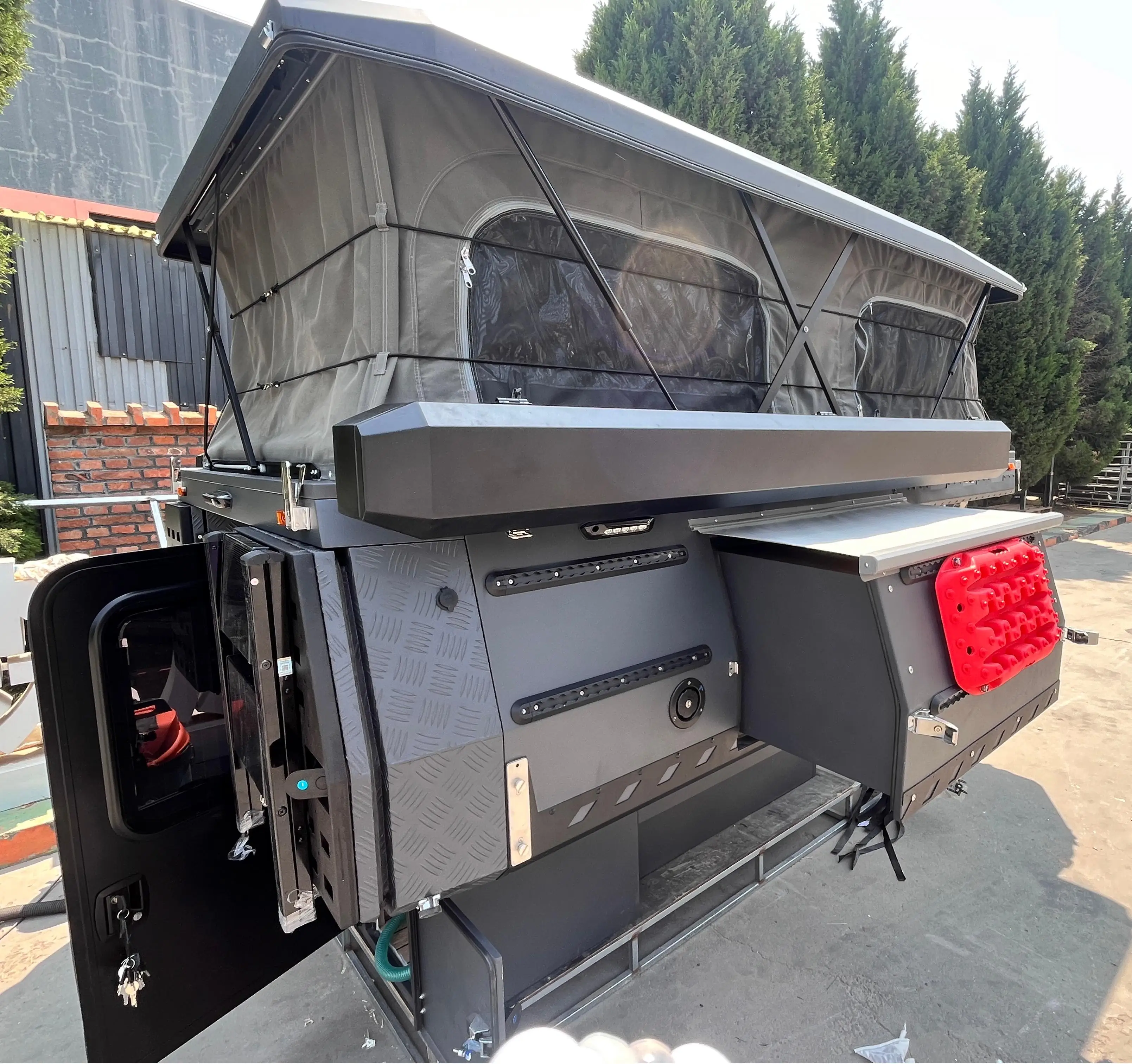 Seasonal Sale: 4X4 All-Wheel Drive Truck Pickup Camper for Outdoor Camping