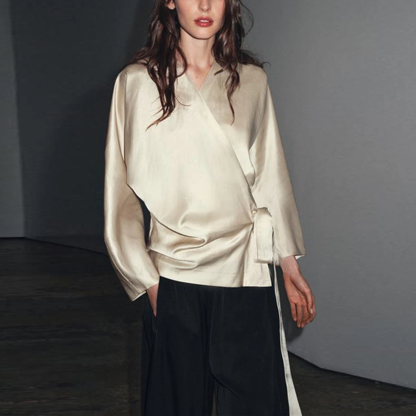 패셔너블 믹스드 미디어 더블 브레스티드 노트 이르트 여성용 신상품 2025년 유럽 스타일 롱 스웨터