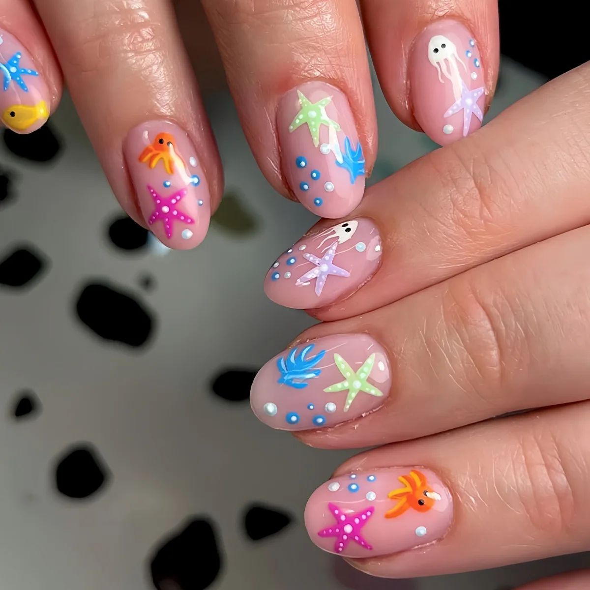 

24PCS Summer Short Oval Press on Nails with Seastar Jellyfish Pattern Coloful French Fake Nails Detachable Simple Nail Art Patch
